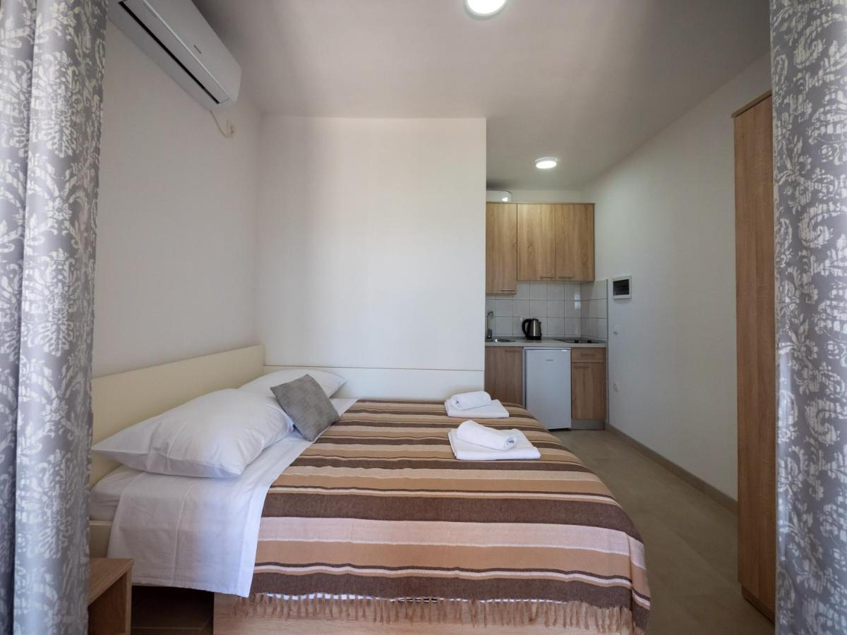 Apartments Tri Mora Ražanac Dış mekan fotoğraf