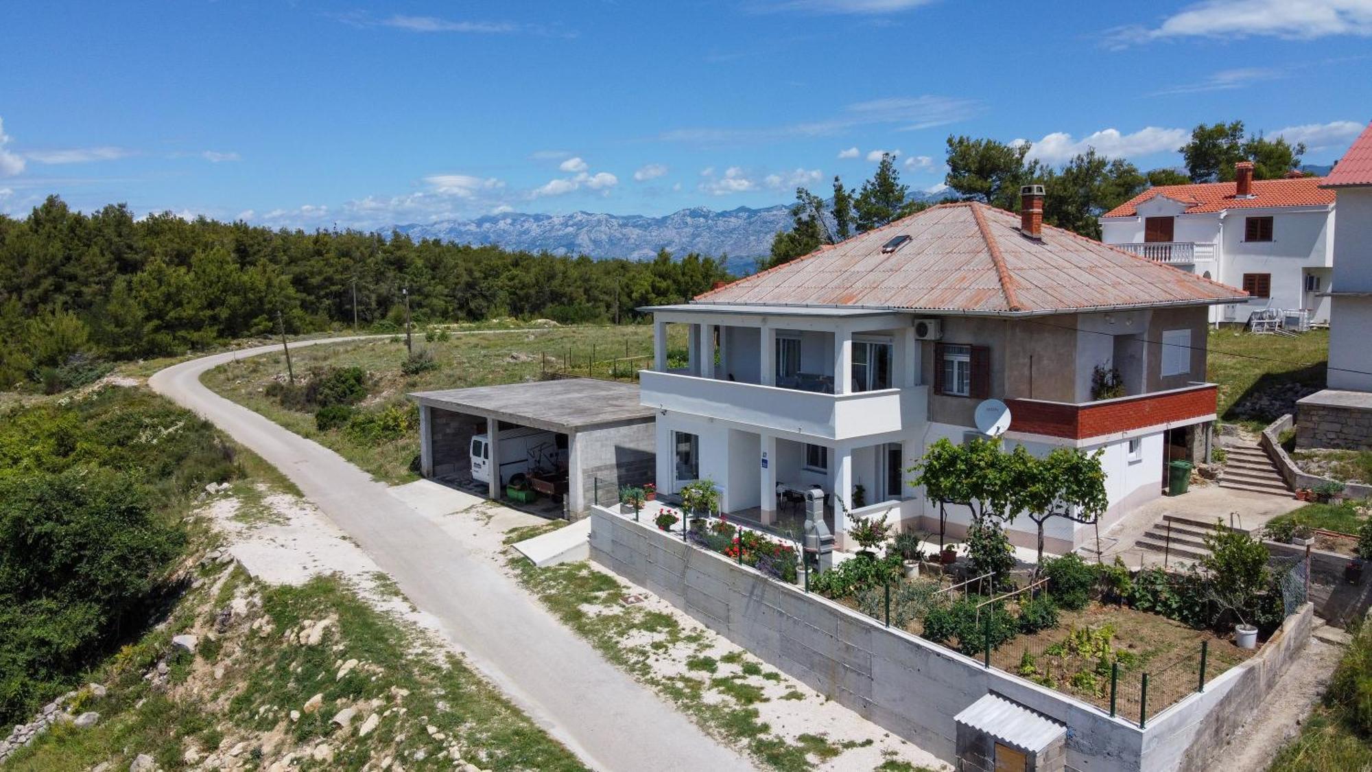 Apartments Tri Mora Ražanac Oda fotoğraf
